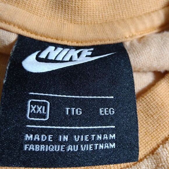 Nike Logo Velveteen Cropped Crewneck Sweatshirt - Picture 5 of 9